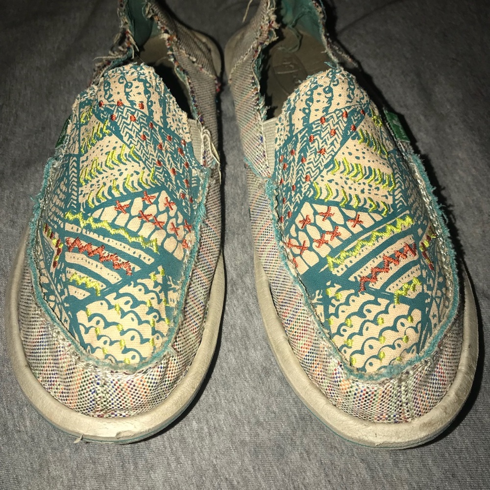 Slip on sanuks
